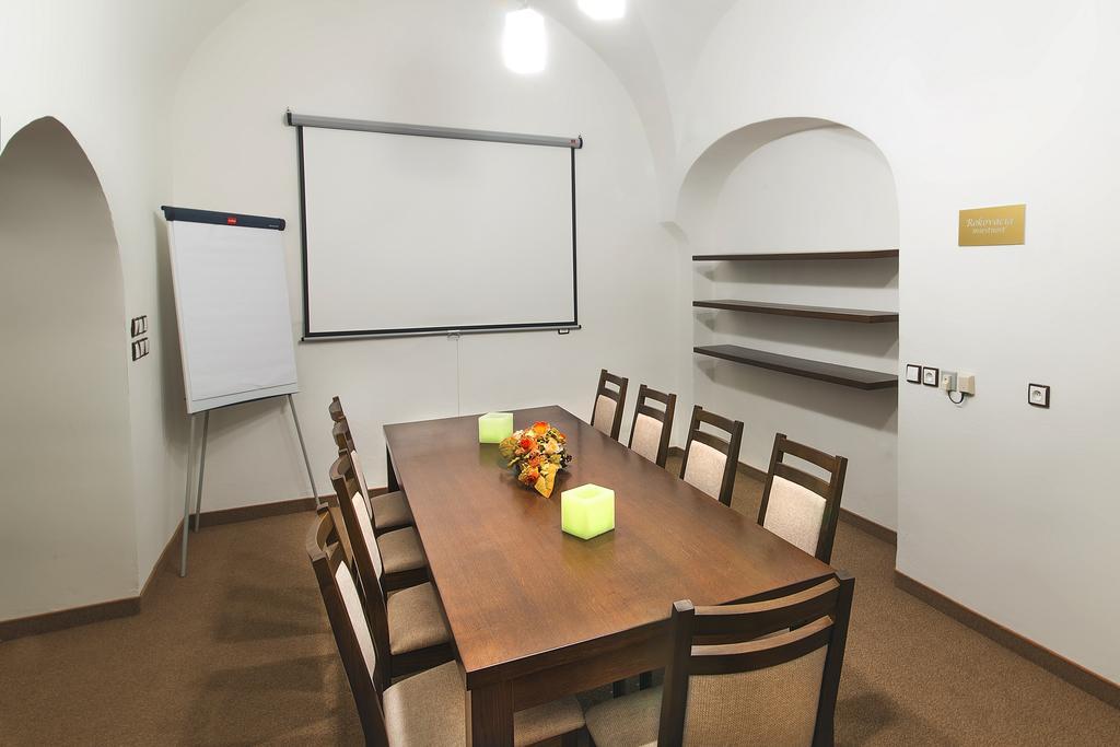 Hotel Arkada Levoča Buitenkant foto