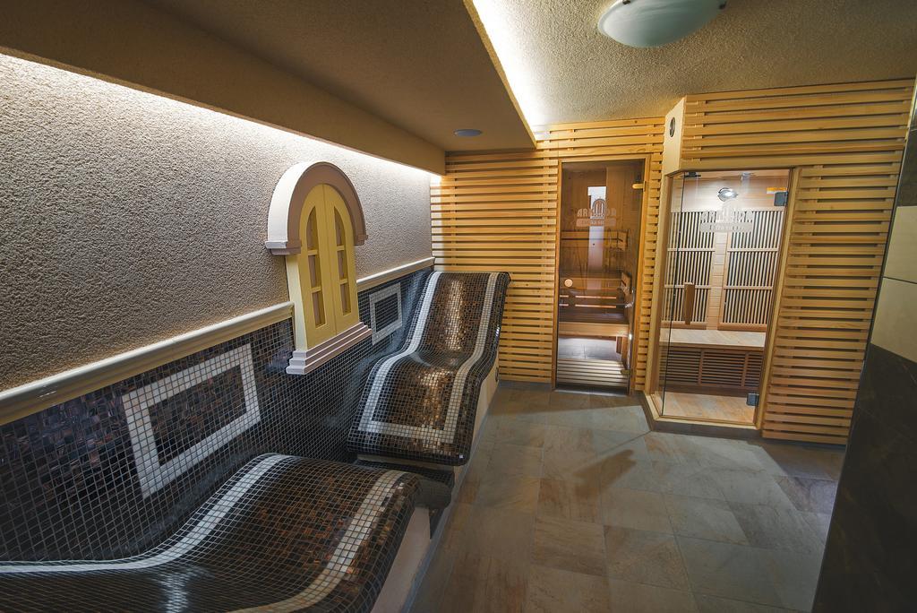 Hotel Arkada Levoča Buitenkant foto