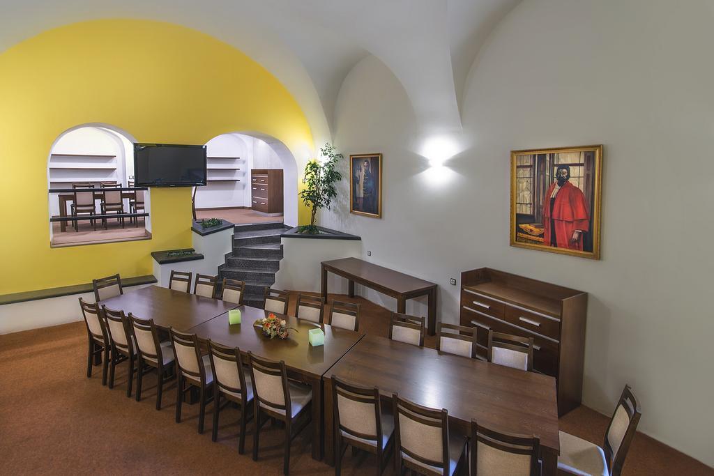 Hotel Arkada Levoča Buitenkant foto