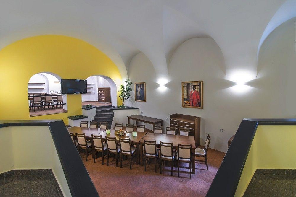 Hotel Arkada Levoča Buitenkant foto