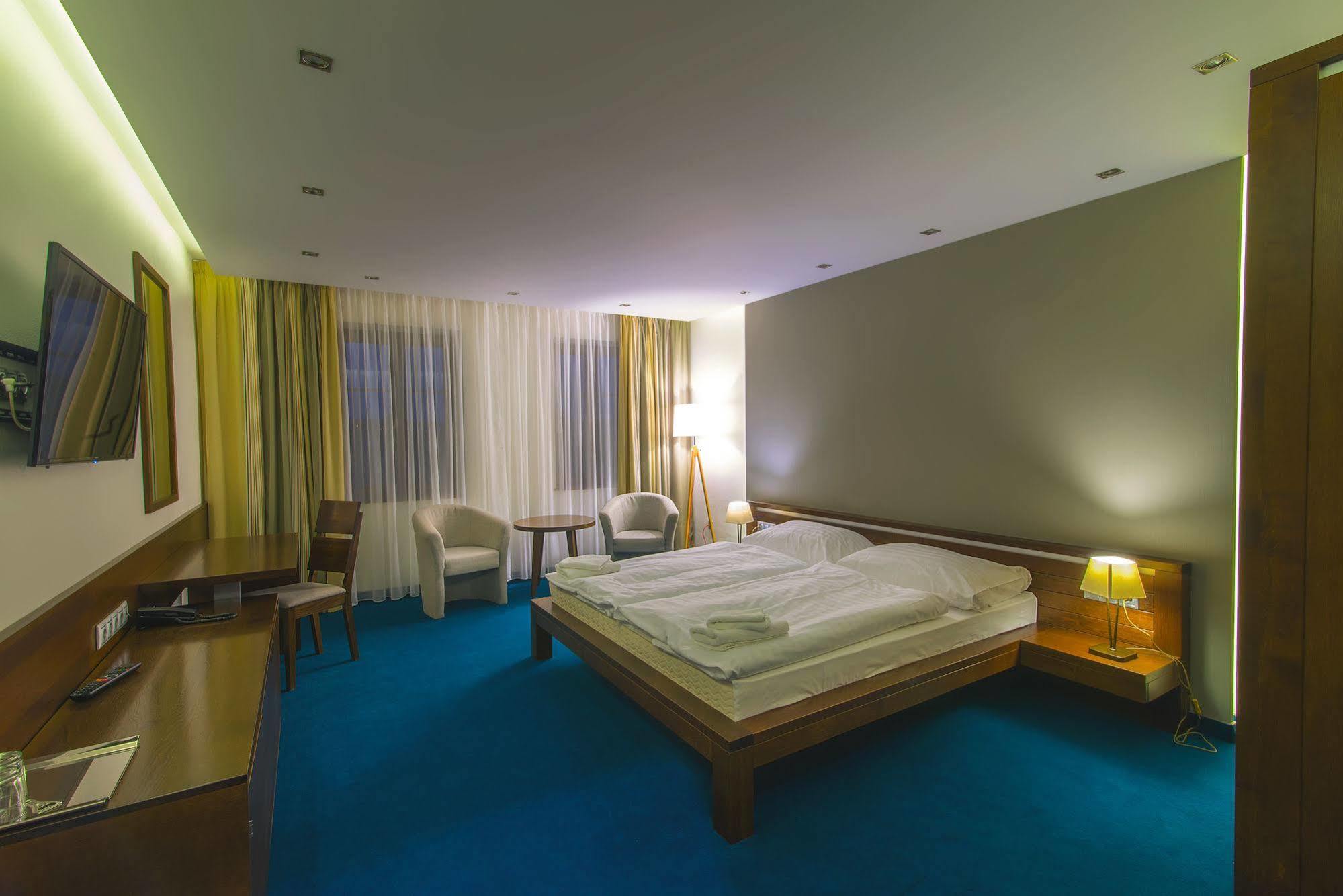 Hotel Arkada Levoča Buitenkant foto