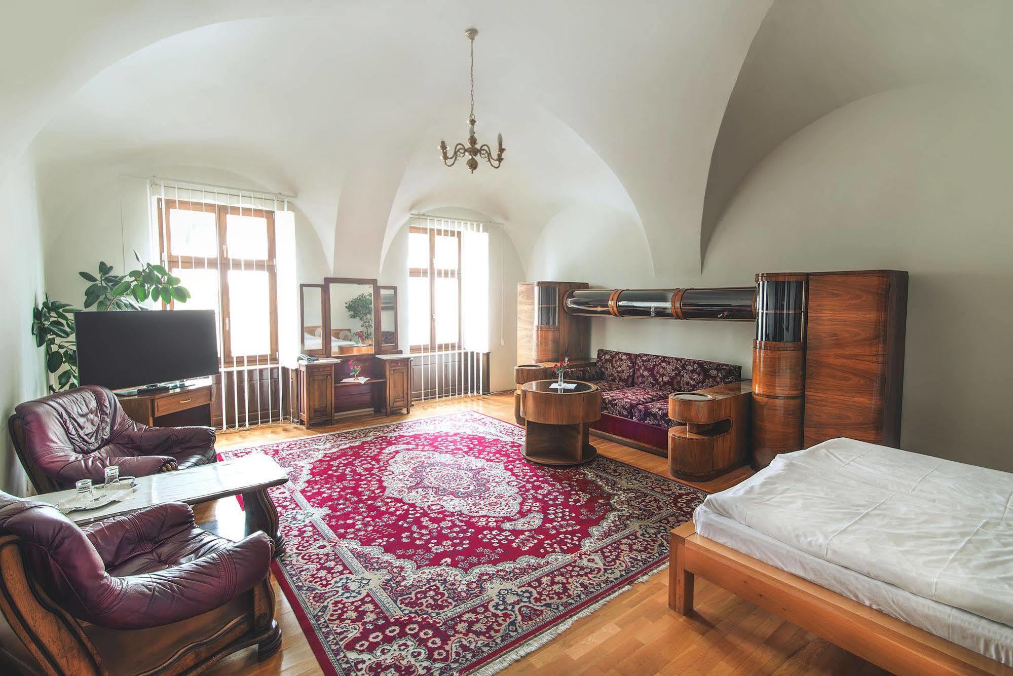 Hotel Arkada Levoča Buitenkant foto